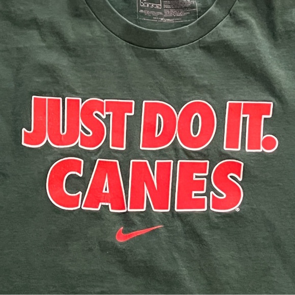 University of Miami T-Shirt. Size Medium - Picture 2 of 5